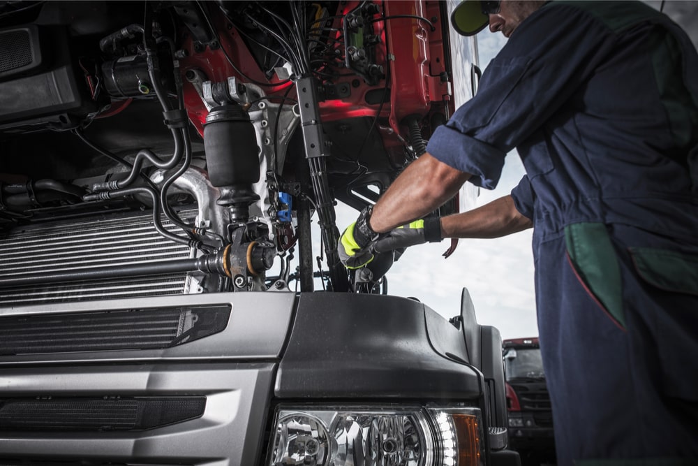 semi truck air filter replacement