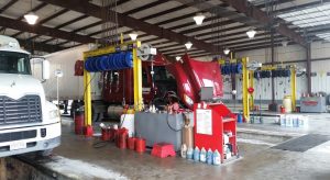 Lubezone semi-truck oil change & service center in Baytown Texas