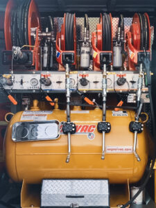 mobile oil change machinery to check for low oil pressure